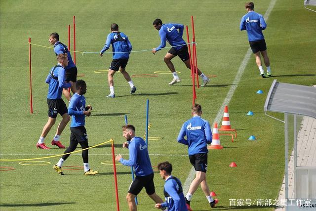 雷霆险胜鹈鹕送快船回西部第4 独行侠大胜国王